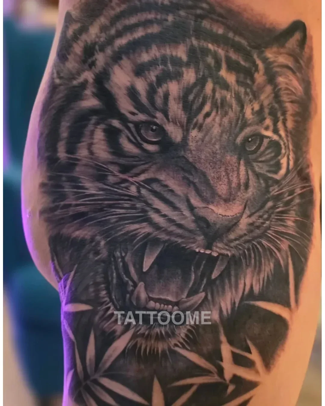 블랙앤그레이 타투 1 - tattooer_elbow