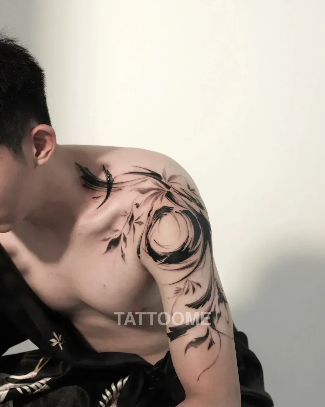 블랙워크 어깨 - dyed_tattoo