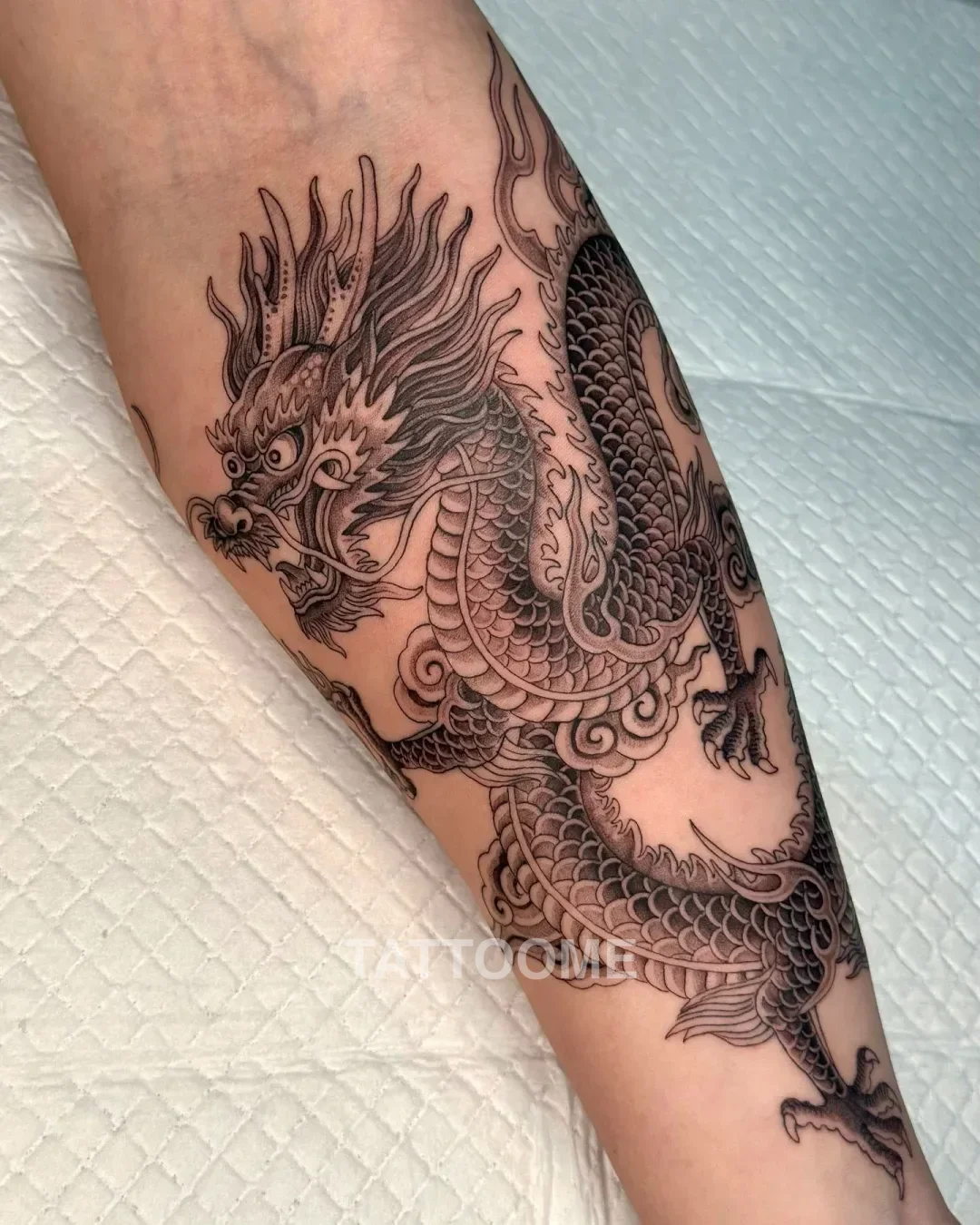 블랙앤그레이 용 - nero_tattooer