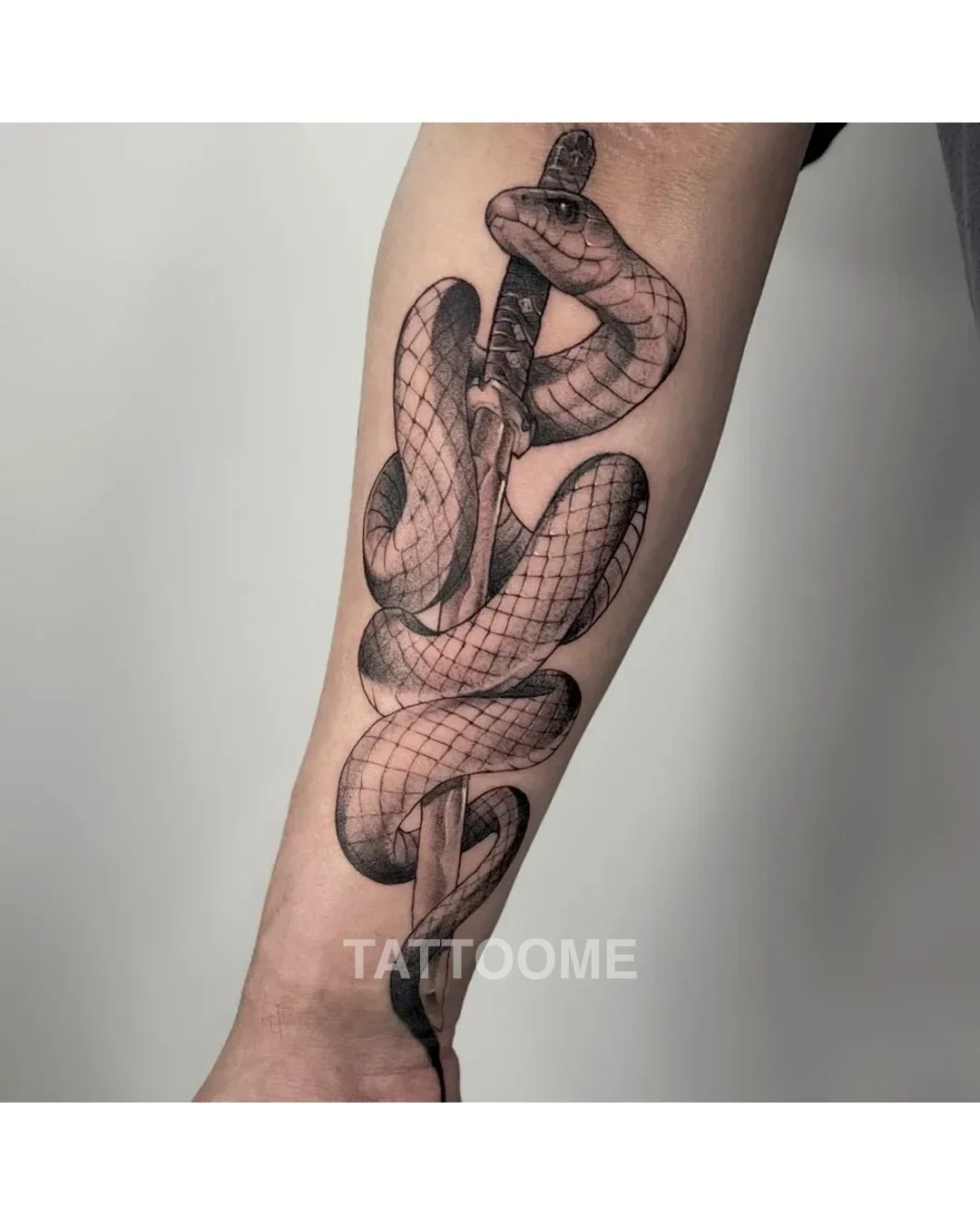 블랙워크 뱀 - _nilla_tattoo