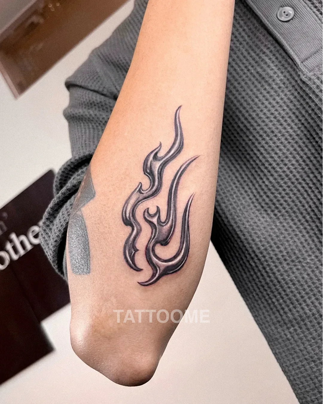 블랙워크 불꽃 - rai.tattooer