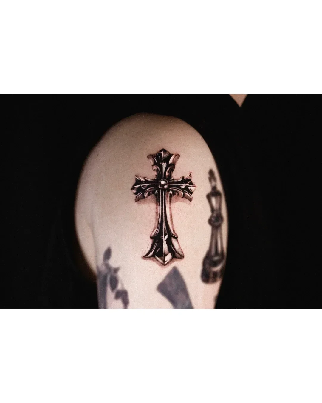 블랙워크 십자가 - laya_tattooer