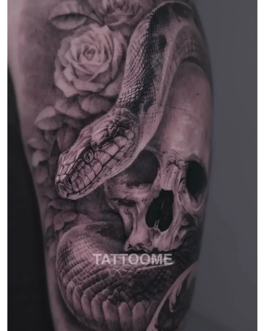 블랙앤그레이 뱀&해골 - huey__tattoo 4
