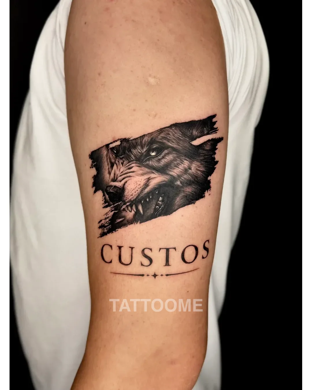 부천타투 늑대 블랙앤그레이 - kiel.tattoo