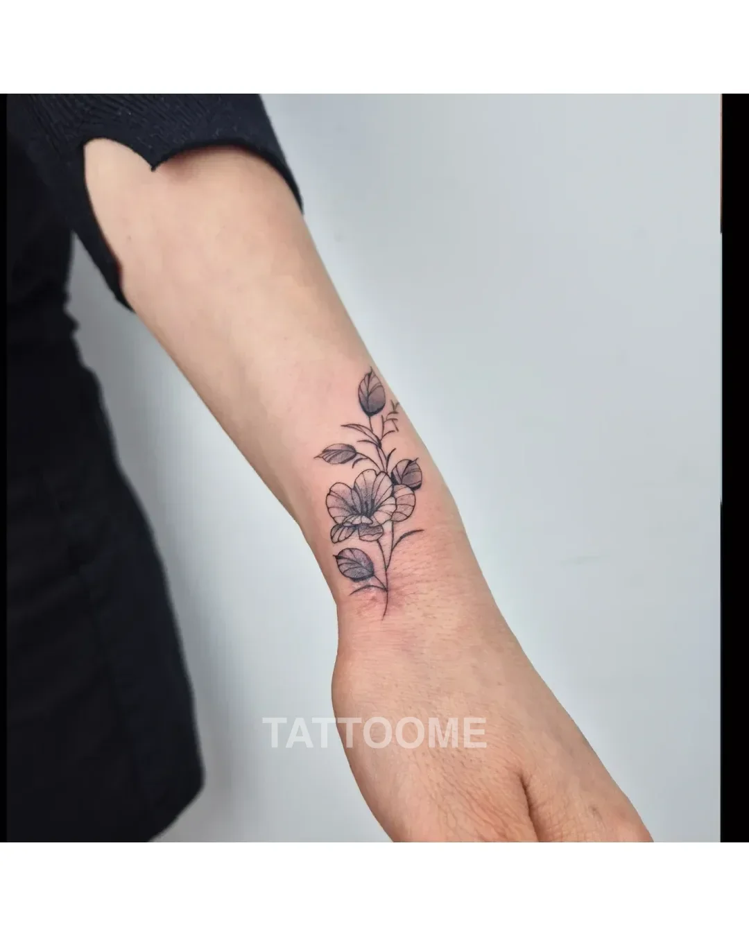 블랙워크 팔목 꽃 - tattoo_soun 3