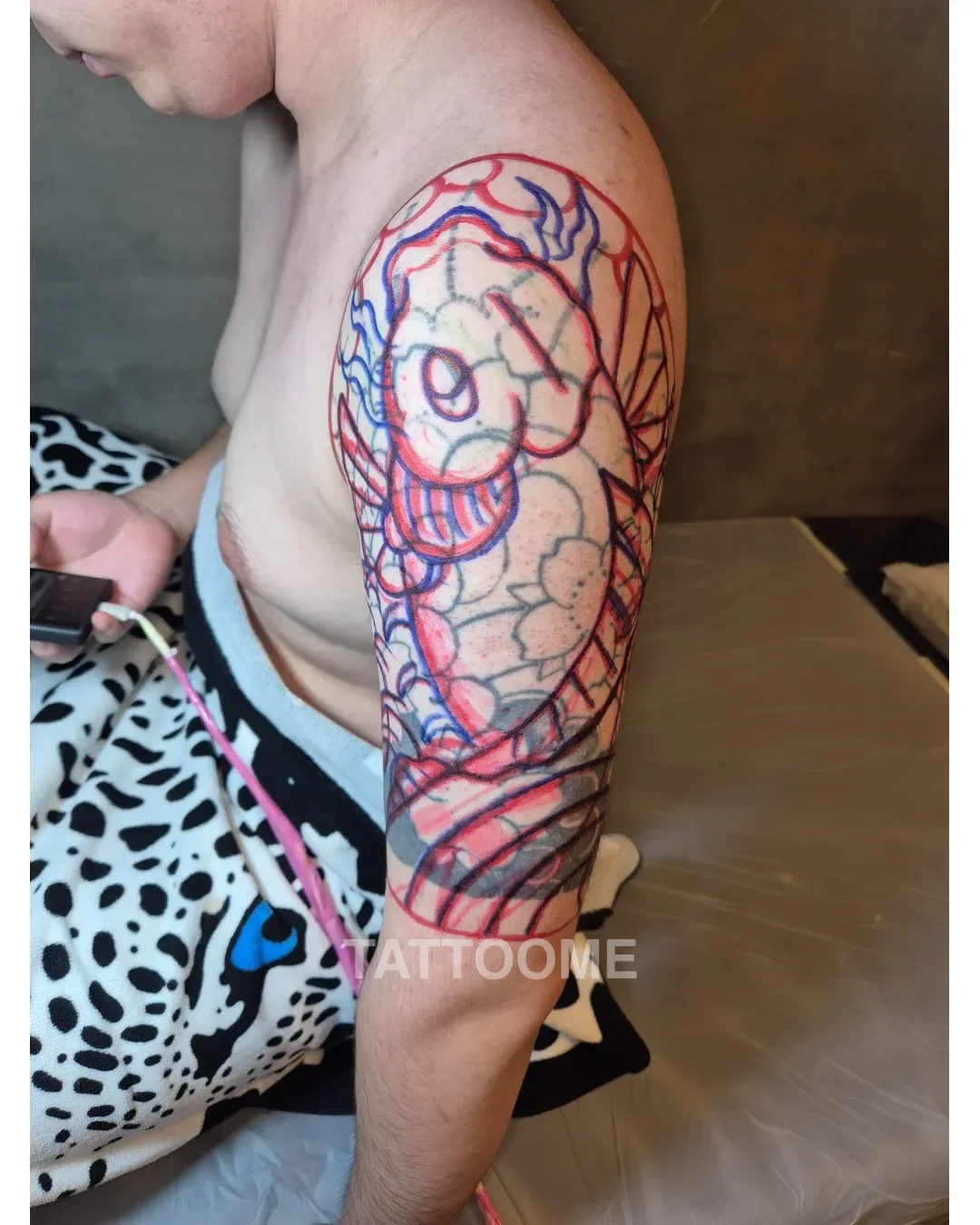 반팔 흑백 잉어 커버업 전/후 - tattooist_yuye 커버업 전
