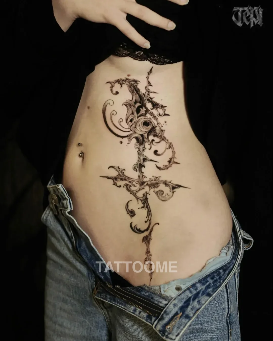 블랙워크 골반 - tepi_tattoo
