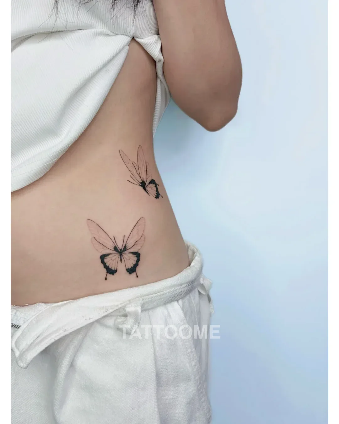 감성타투 골반 나비 - bloom_tattooer 5