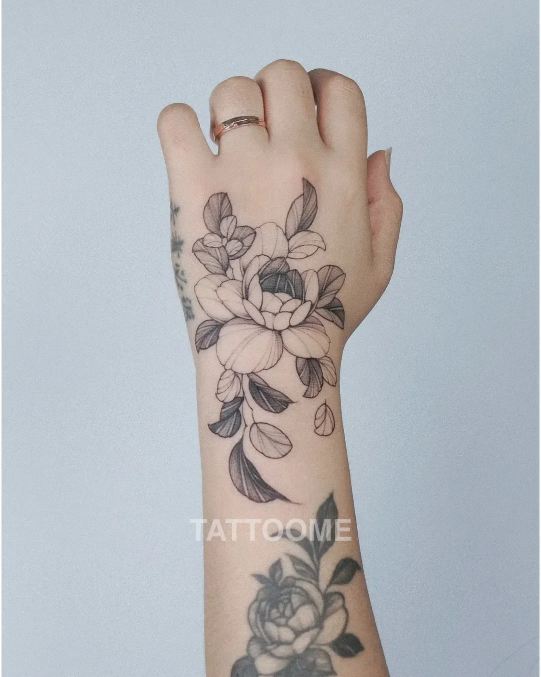 감성타투 손등 꽃 - bloom_tattooer 3