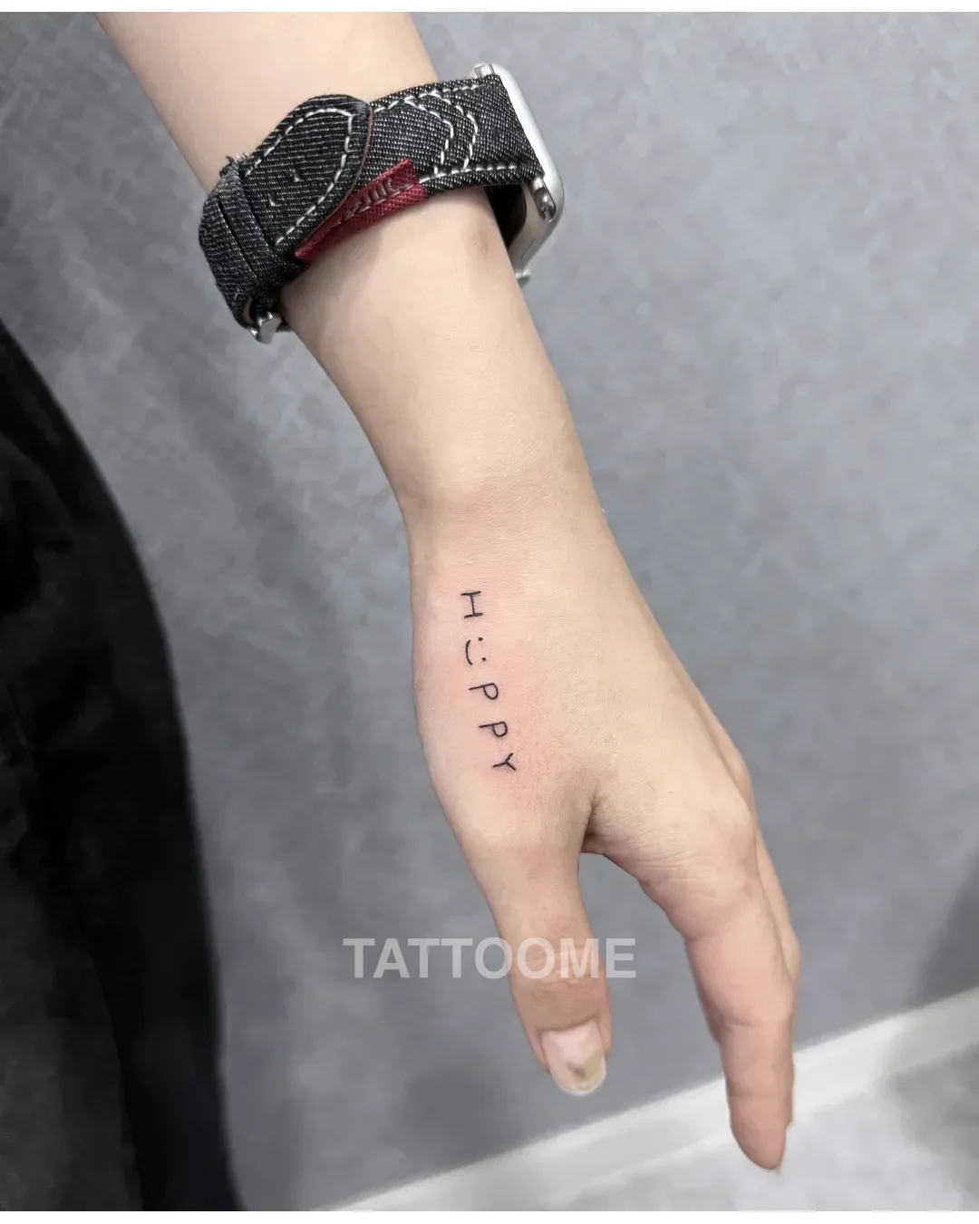 레터링 손등 - dy__tattooer